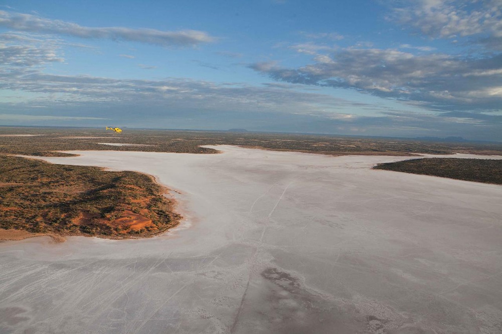 55 minute Lake Amadeus, Uluru & Kata Tjuta Helicopter Experience